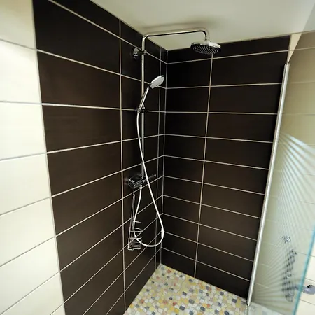 Hotel Hotel Restaurant Les Arcades 2*