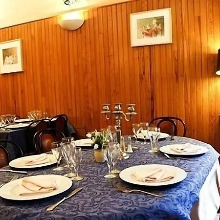 Szálloda Restaurant Les Arcades