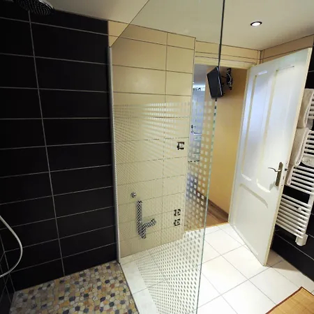 Hotel Les Arcades Limoux
