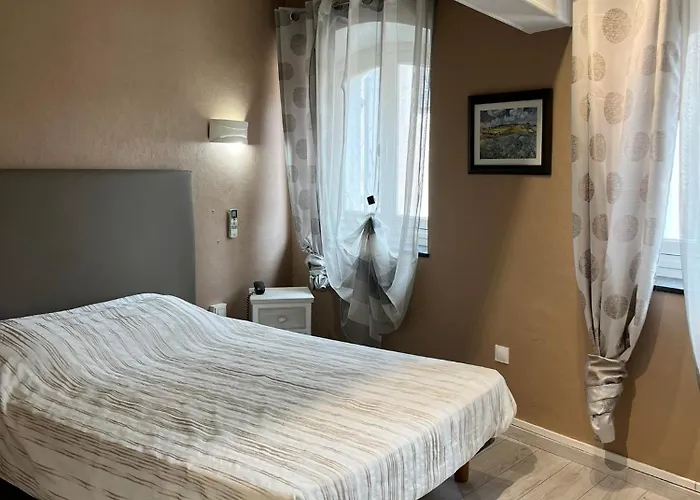 Les Arcades Hotel 2*