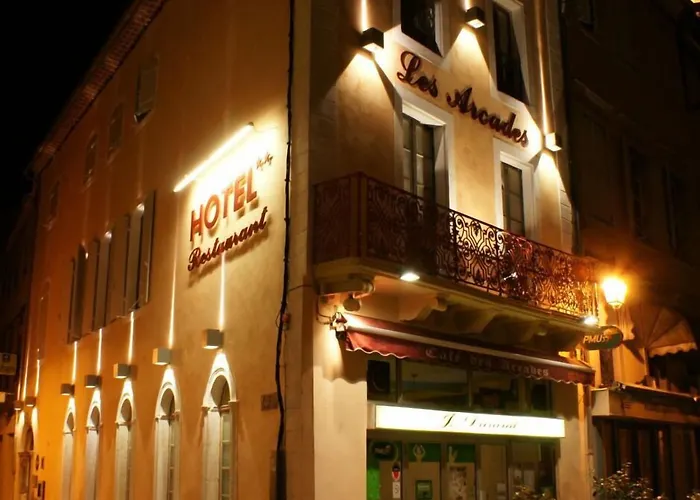 Hotel Les Arcades 2*