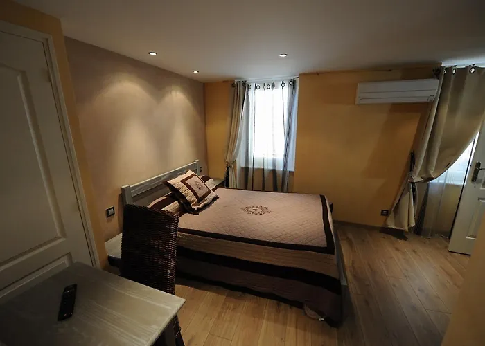 Les Arcades 2* Limoux