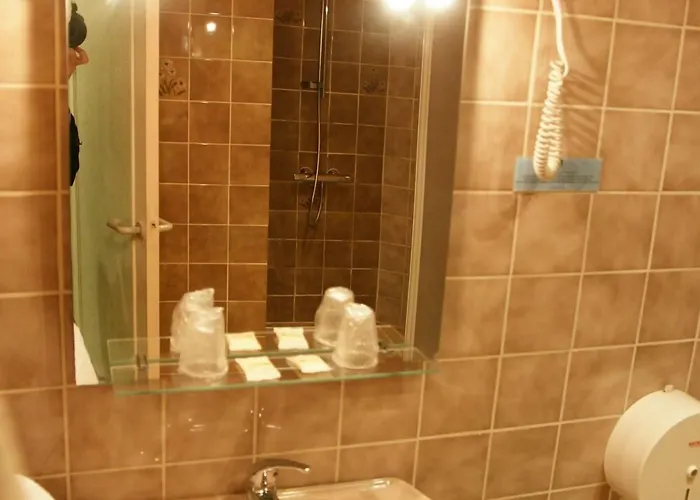 Hotel Restaurant Les Arcades Limoux